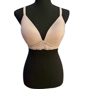 Aerie - Elegant Lace Trimmed Beige Bra NWT